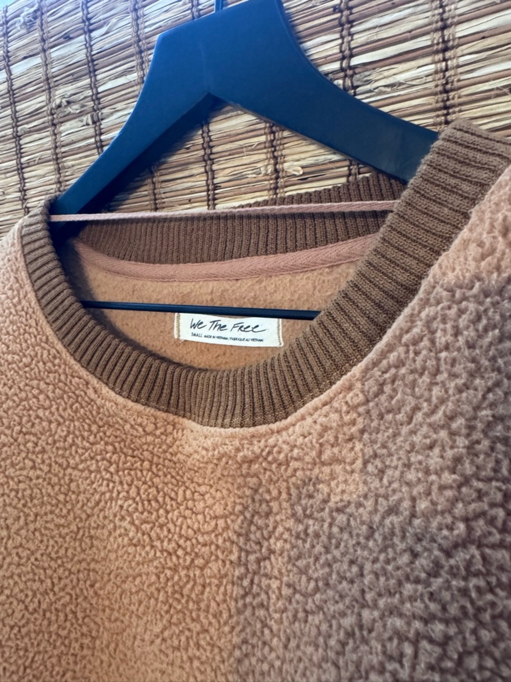 Free People We the Free Cozy Camden Sweatshirt in Sandstorm Sz Sm - Picture 11 of 13